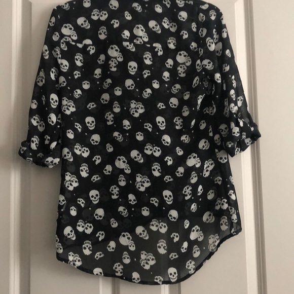 Skull blouse - Picture 2 of 5